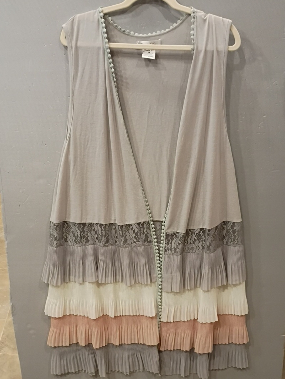 Paisley Vine M  Ruffle Tunic  Light Gray Pastel Tiers Cottage Old Money Pleated